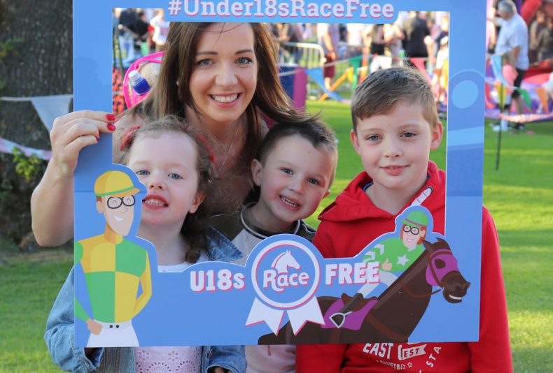 photo: Top Cat Window Blinds Family Raceday